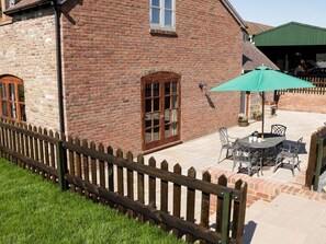 Cottage | Balcony - The Cider House (Leominster)