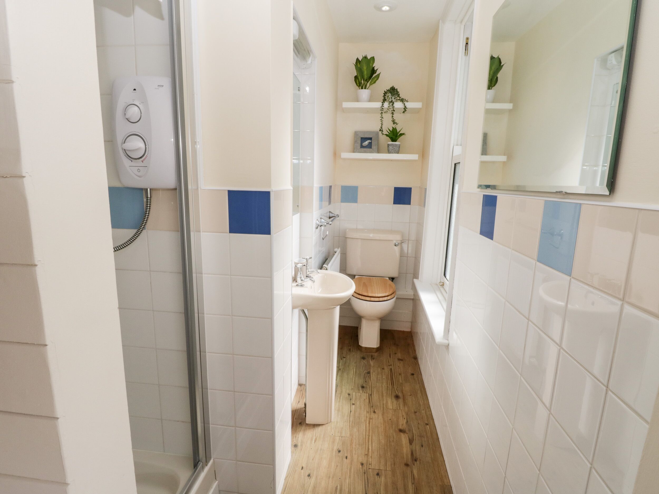 Cottage | Bathroom | Shower