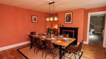 Cottage | Dining