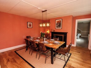 Cottage | Dining - Laurel House (Whitby)