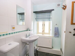Cottage | Bathroom | Shower