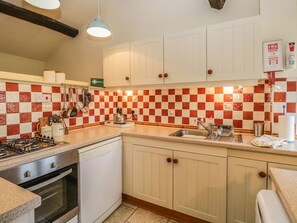 Casa de campo | Cocina privada | Frigorífico, lavavajillas, hervidor eléctrico y tostadora