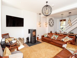 Cottage | Interior - Seascape (Annan)