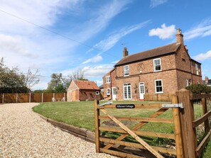 Exterior - Hillcrest (Retford)
