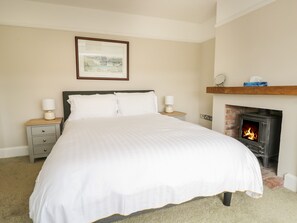 Chaumière | 4 chambres, décor unique, ameublement unique, accès au Wi-Fi (inclus)