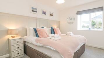 2 habitaciones, decoración personalizada y muebles diferentes