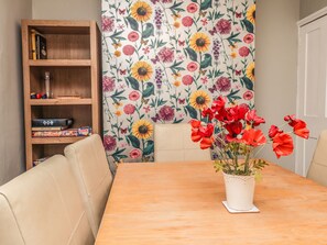 2 bedrooms, individually decorated, individually furnished, free WiFi