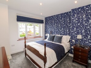 Cottage | 3 bedrooms, individually decorated, individually furnished, free WiFi