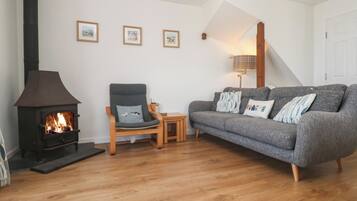 Cottage | Living area