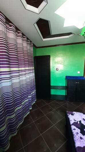 1 bedroom, iron/ironing board, internet