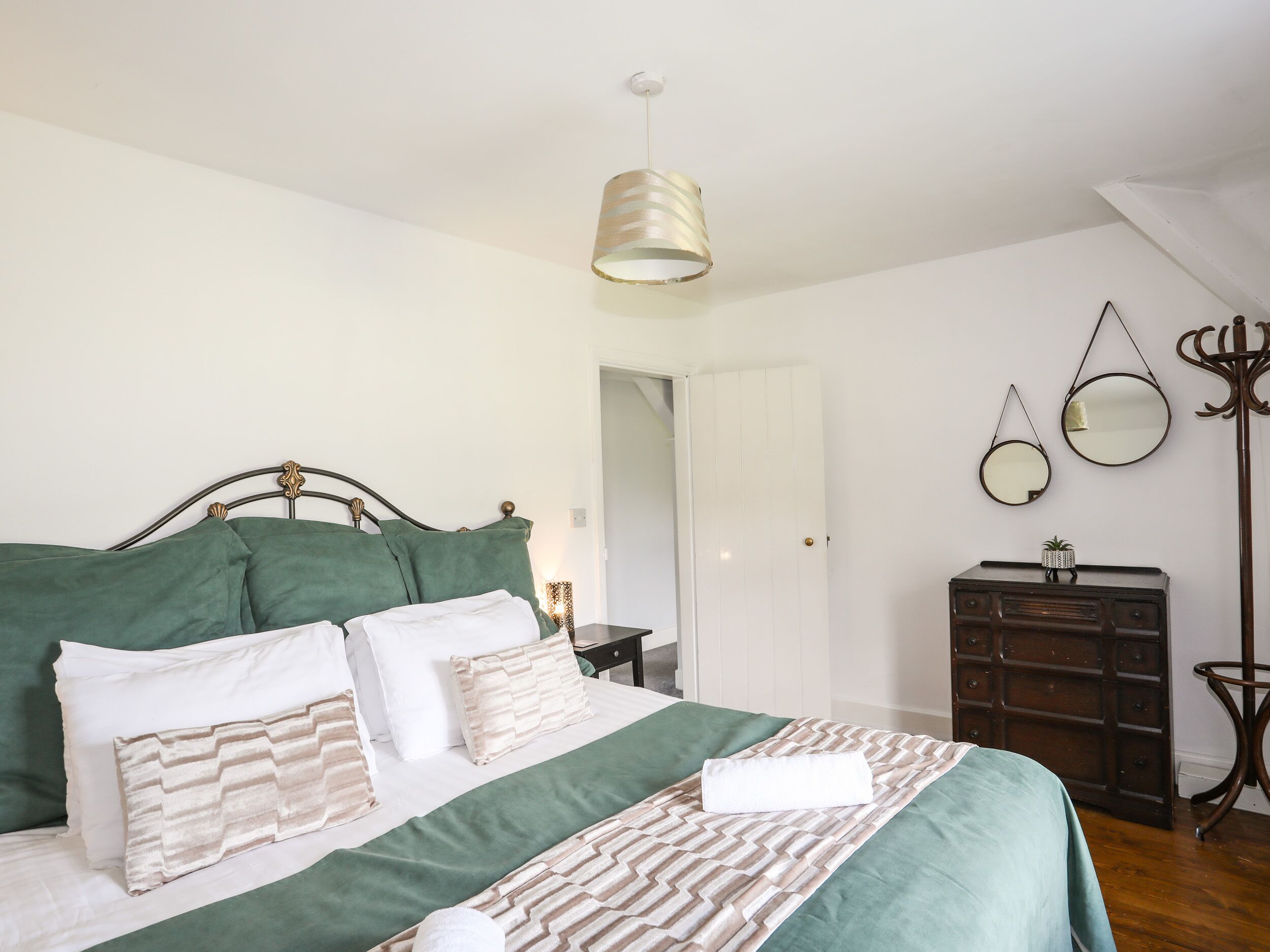 村  舍 | 4 多间卧室、特色装修、特色家居、免费 WiFi