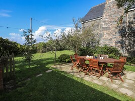 Cottage | Outdoor dining