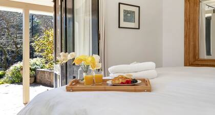 Protestant Hall - complete peace and tranquility