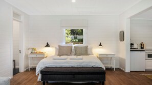 3 bedrooms, travel cot, WiFi, bed sheets