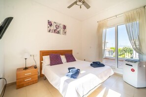 3 soverom, strykejern/-brett, wi-fi og sengetøy