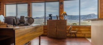 Jim Mountain Retreat Wapiti WY