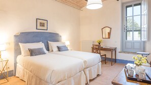 8 dormitorios, escritorio, tabla de planchar con plancha y wifi gratis