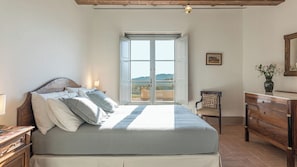 6 habitaciones, escritorio, tabla de planchar con plancha y wifi gratis 