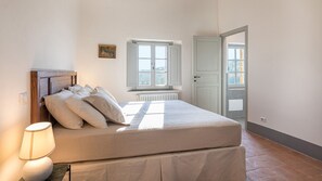 6 chambres, bureau, fer et planche à repasser, accès au Wi-Fi (inclus)