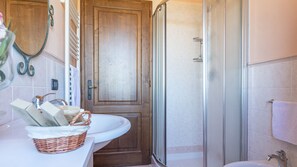 Shower, jetted tub, hair dryer, bidet - Il Fitto 10, Emma Villas (Cortona)