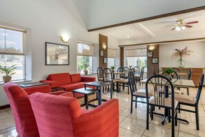 Dining - Quality Inn Zephyrhills-dade City (Zephyrhills)