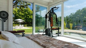 4 soverom, skrivebord, strykejern/-brett og wi-fi (inkludert)