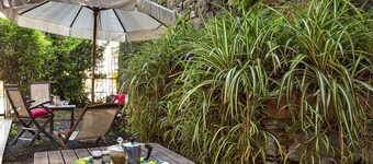 Relax in giardino a due passi dal porto by Wonderful Italy
