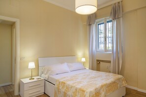 1 bedroom, internet, bed sheets