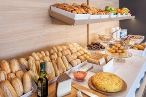 Daily continental breakfast for a fee - B&B Hotel Murcia  (Murcia)