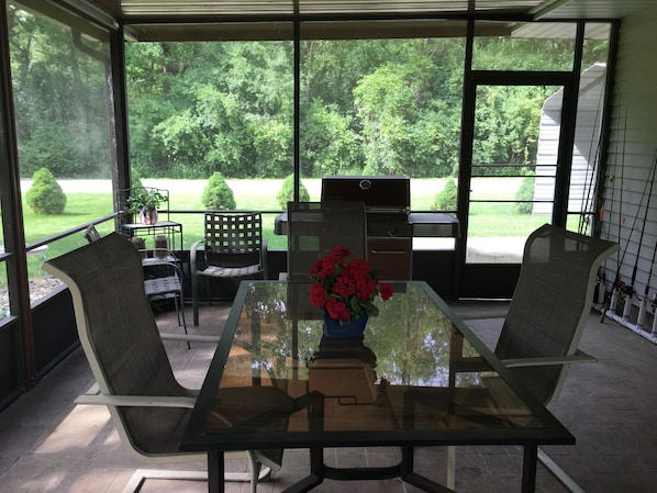 Outdoor dining