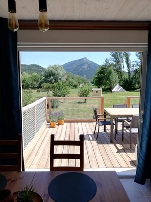 Outdoor dining - Comfortable gîtes in the Gorges du Verdon (Castellane)