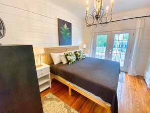 2 bedrooms, iron/ironing board, travel cot, WiFi
