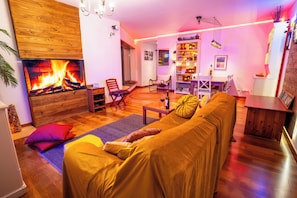 Smart TV, music library, stereo - epicenter SKYBAR (Lagoa)