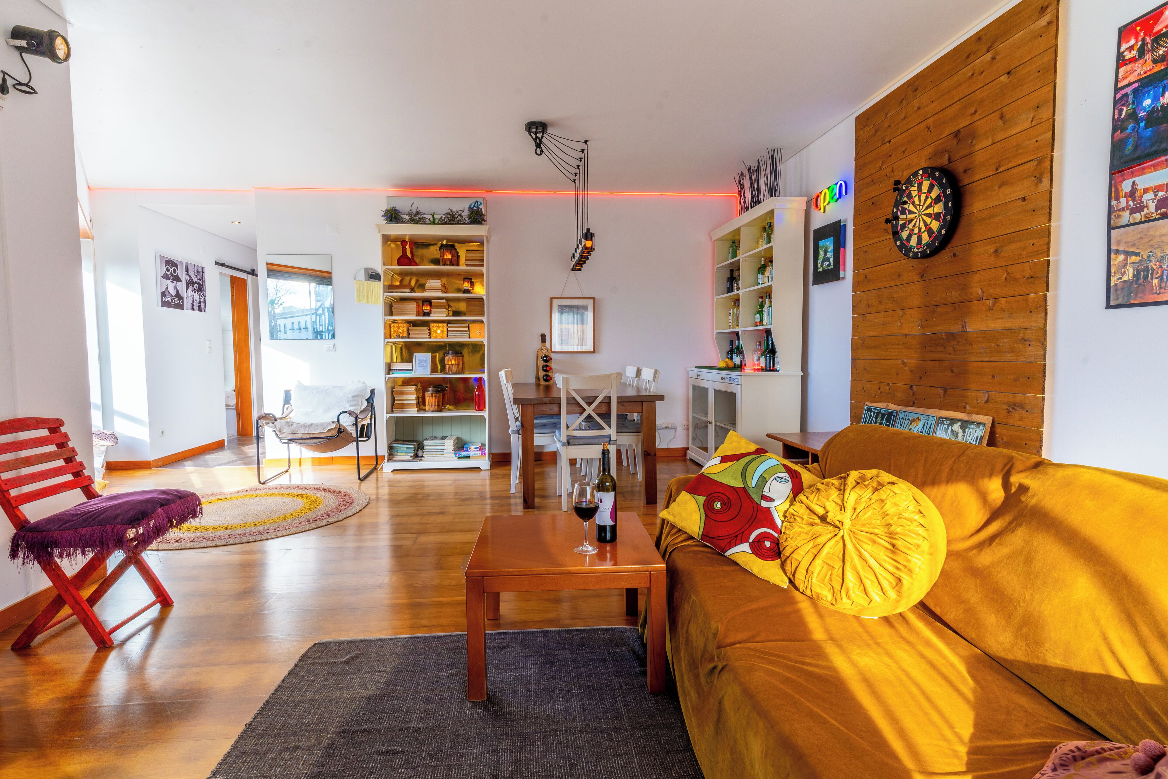 TV connectée, médiathèque, chaîne hi-fi