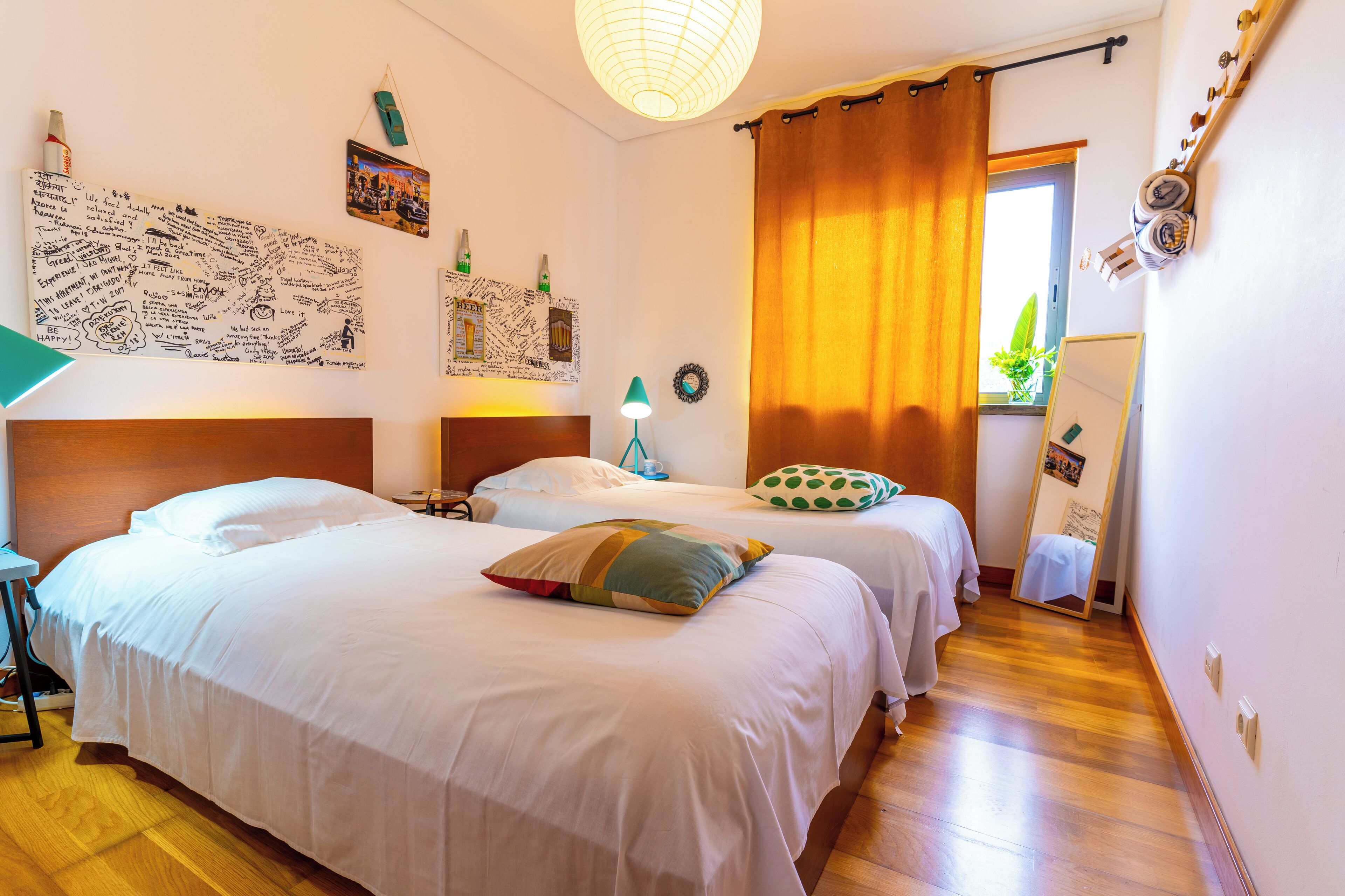 2 bedrooms, travel cot, free WiFi, bed sheets