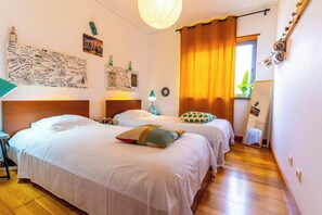 2 多间卧室、旅行婴儿床、免费 WiFi、床单