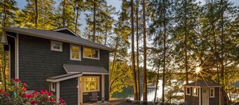 Waterfront! Beach Access! (HBH)