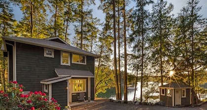 Waterfront! Beach Access! (HBH)