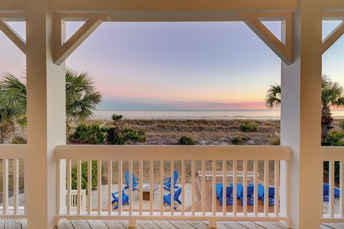 17 Dune Ln-The Cottage-Oceanfront, Super Cute! Fire Pit, Pool & Spa