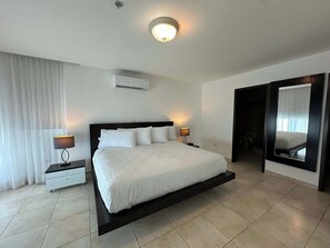 2 habitaciones, escritorio, tabla de planchar con plancha y wifi 