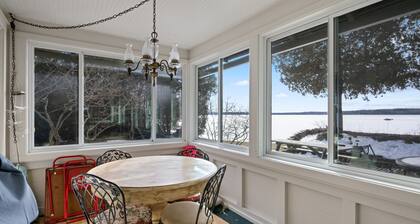 Starflower Cottage- Vintage Charm on the Lake