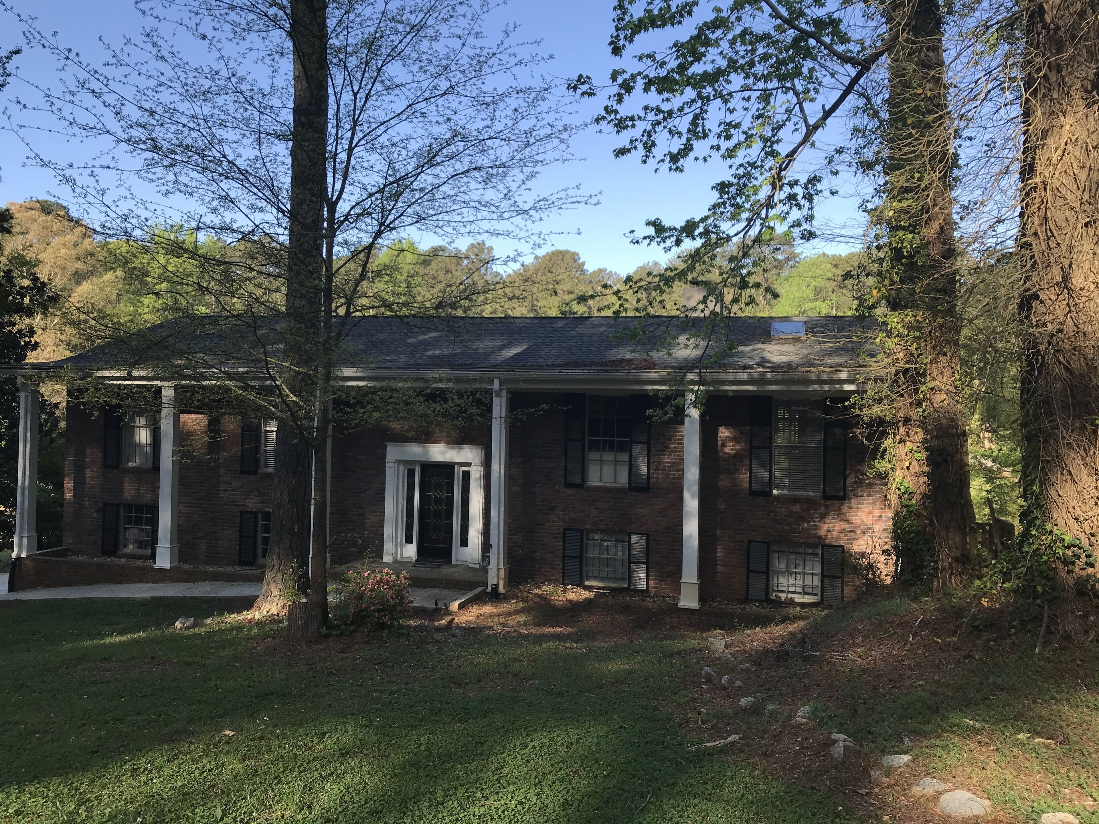 Luxury Urban Lake House