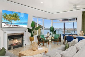TV, fireplace