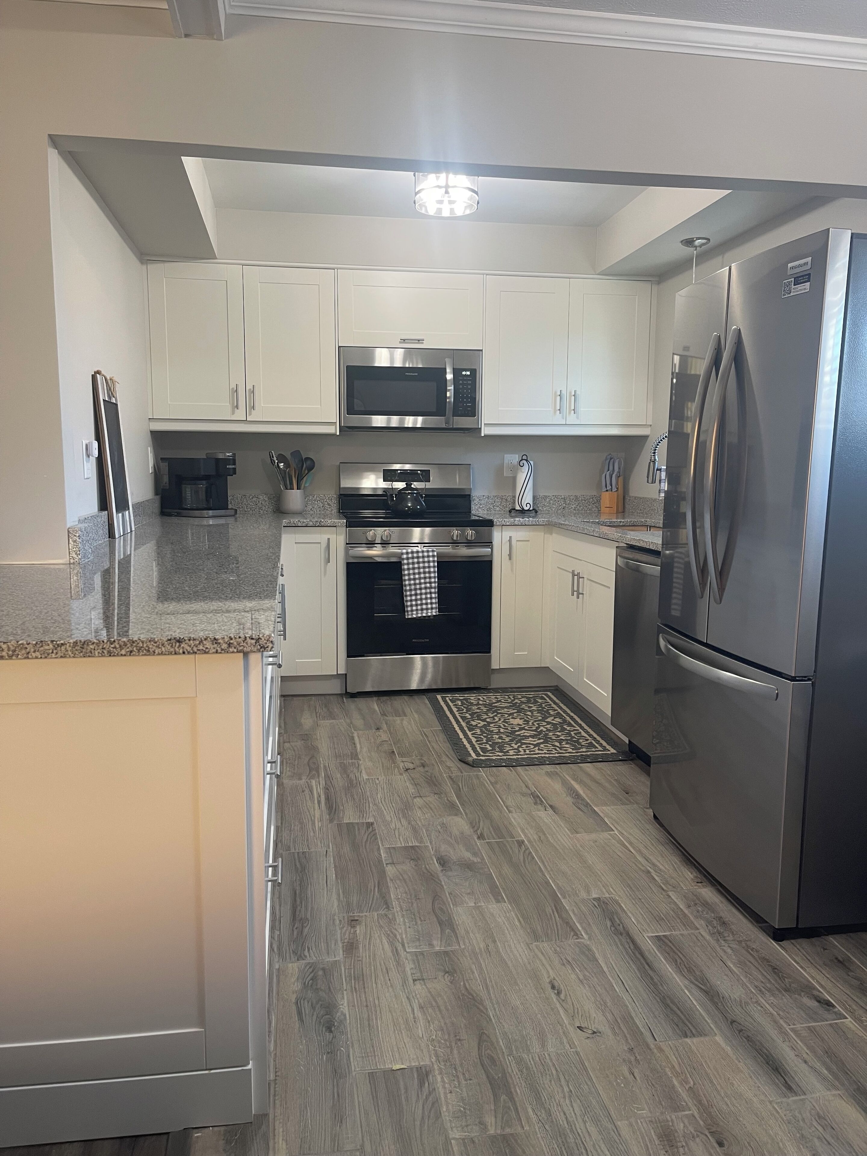 冰箱、微波炉、烤箱、炉灶