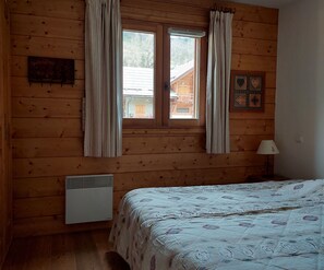 2 soverom og strykejern/-brett