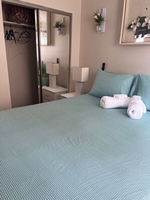 2 bedrooms, desk, iron/ironing board, free WiFi