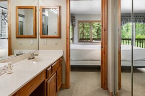 Apartment, 1 Schlafzimmer | Badezimmer | Kostenlose Toilettenartikel, Haartrockner, Handtücher, Shampoo