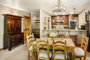 Condo, 1 Bedroom | Private kitchen | Fridge, microwave, oven, coffee/tea maker - Townsend Place B-106 1 Bedroom Condo by RedAwning (Avon)