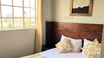 1 bedroom, desk, free WiFi, bed sheets