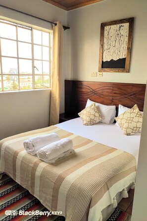 1 bedroom, desk, free WiFi, bed sheets